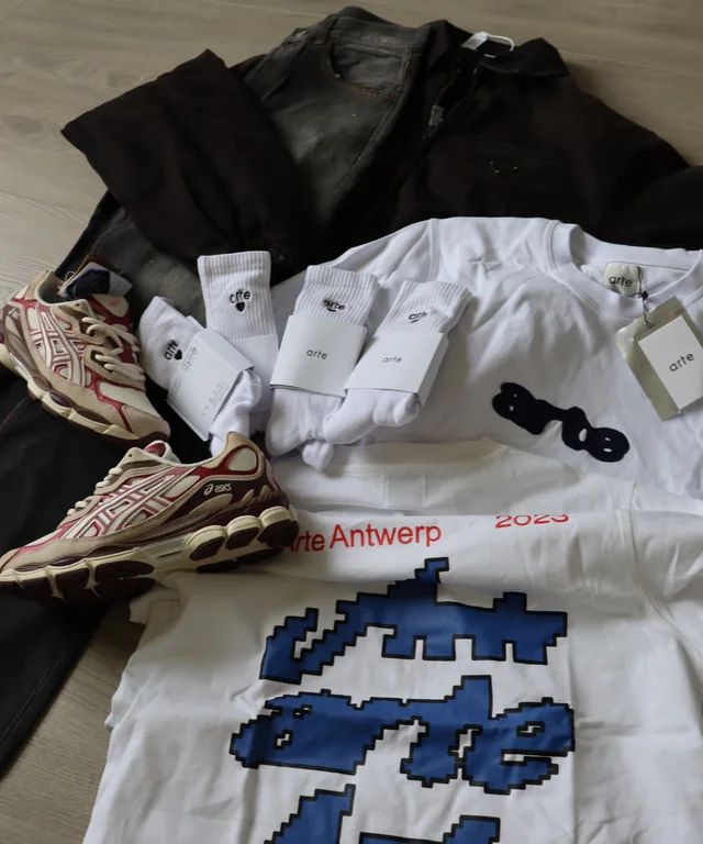 Clothing, sneakers and socks from a Netherlands parcel — Fishgoo Spreadsheet buyer share