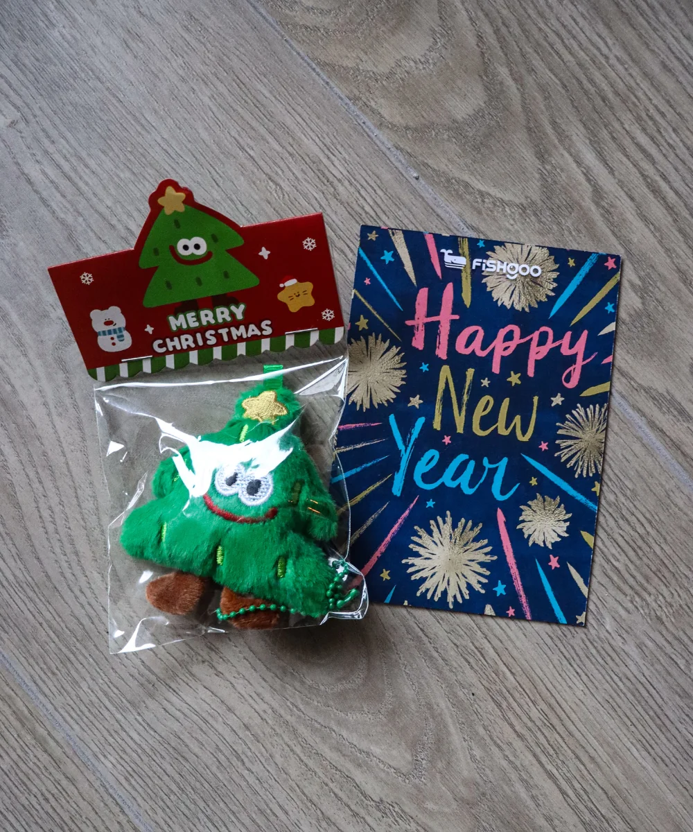 Small seasonal extras included with the parcel