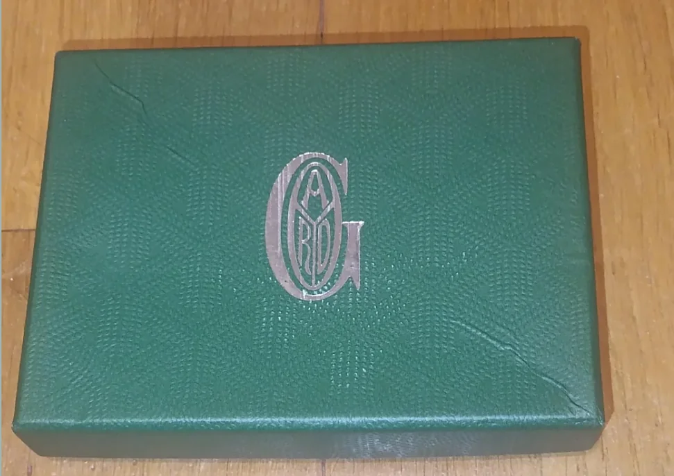 Green cardholder box after arrival